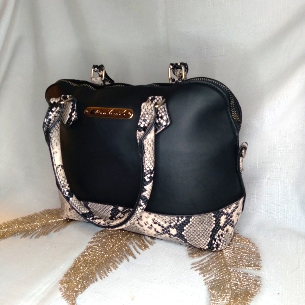 Gloria Vanderbilt dome bag